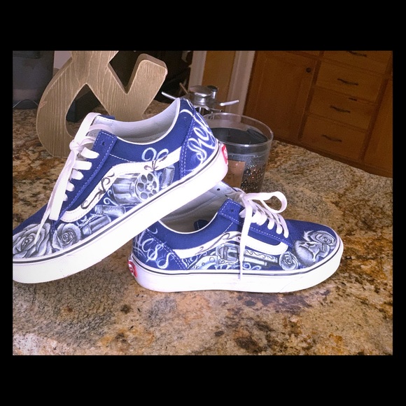 Custom vans - Picture 1 of 1